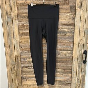 Old Navy Black Extra High-Rise Leggings - size M